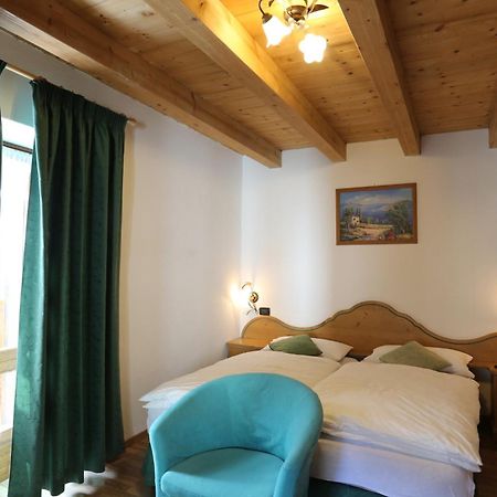 Albergo Centrale فورني دي سوبرا الغرفة الصورة