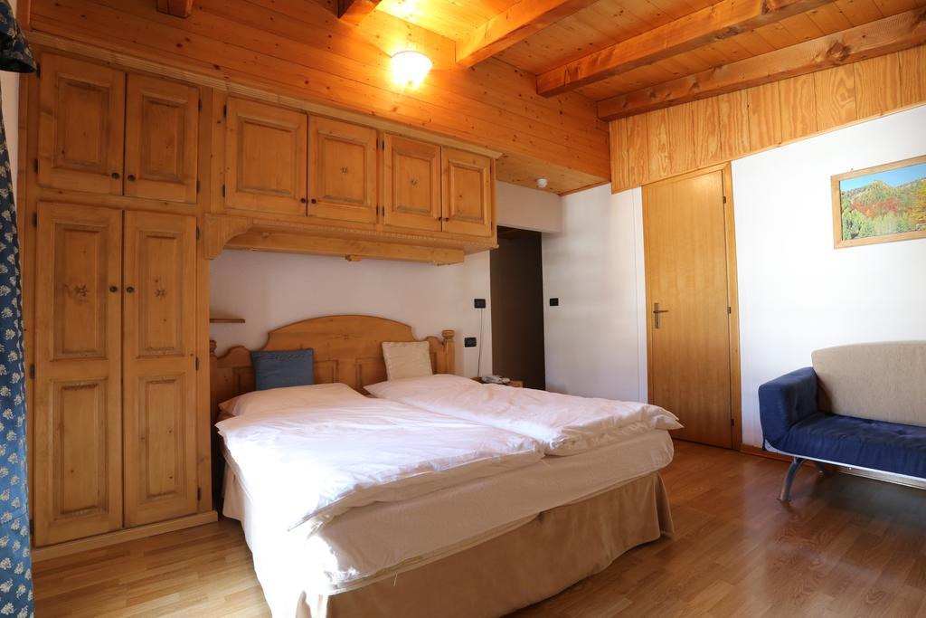 Albergo Centrale فورني دي سوبرا الغرفة الصورة