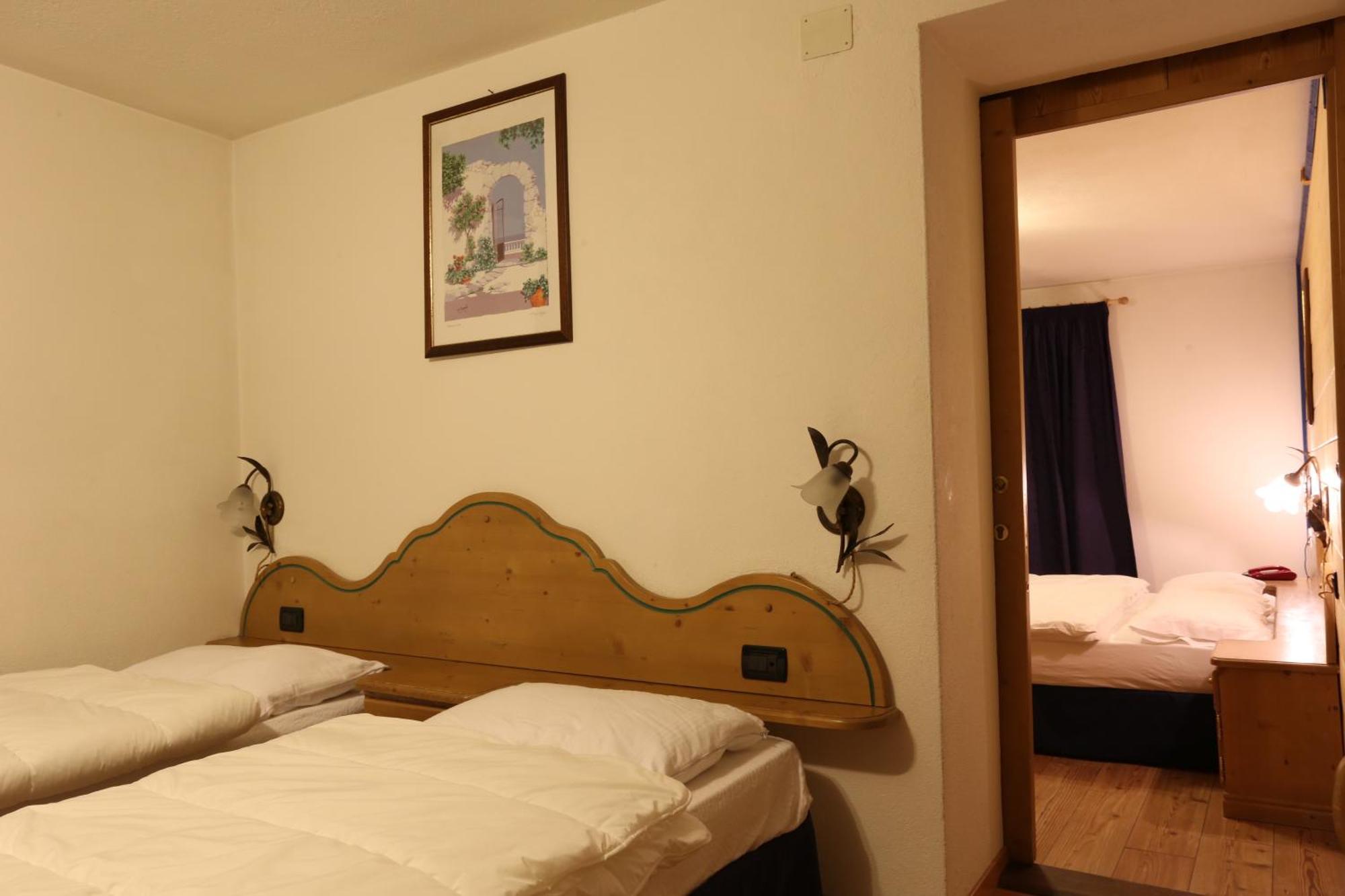 Albergo Centrale فورني دي سوبرا الغرفة الصورة